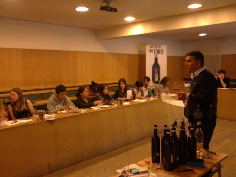 Cata en Salamanca con los estudiantes Erasmus de la USAL