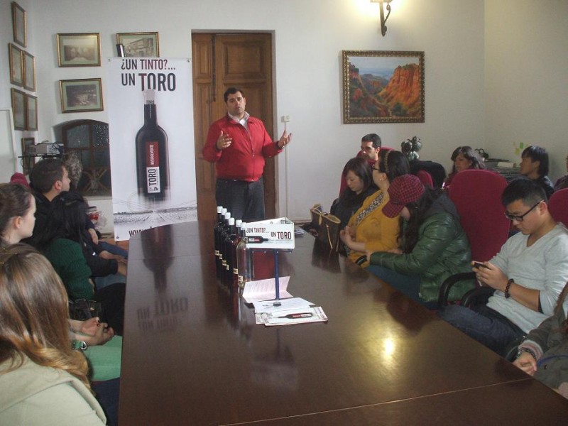 Estudiantes Chinos y Rusos visitan el Consejo Regulador de Toro