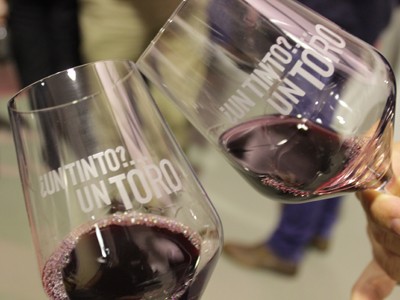 Concurso de Semana Santa ¿Un Tinto?...¡Un Toro!