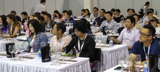 Catorce bodegas toresanas participan en el World Wine Meetings de Singapur