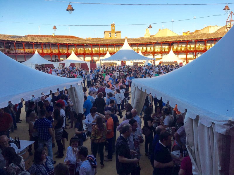 Unas 4.000 personas celebran la Feria del Vino de Toro