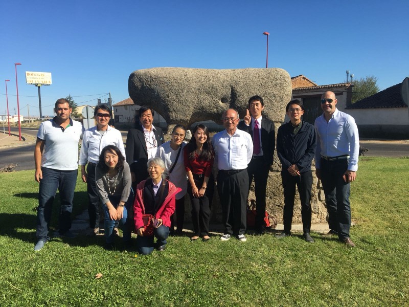Una decena de importadores japoneses visita la D.O. Toro